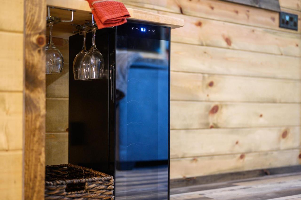 The Adirondack Honeymoon Hot Tub Soaking Tub Wood Burning Fireplace Stephens Gap Exterior photo